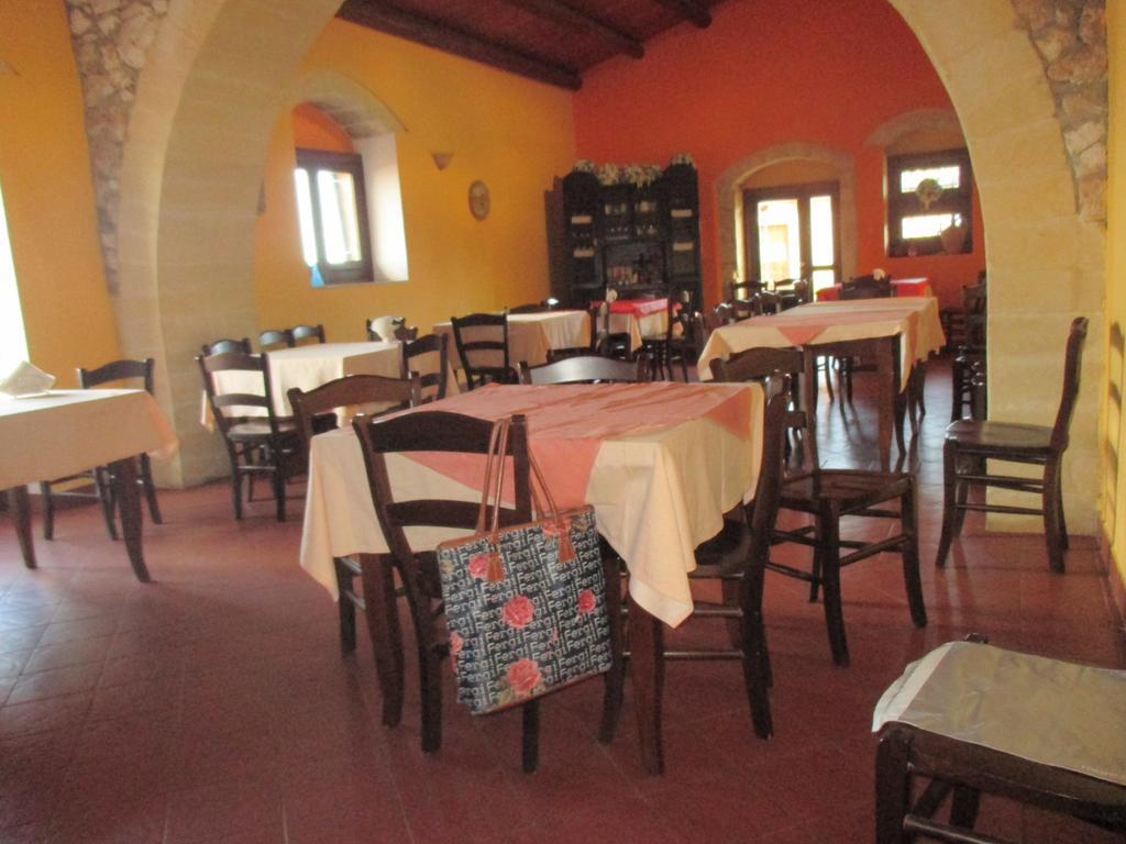 Le Mangiatoie Del Re Giordano Villa Avola Bagian luar foto
